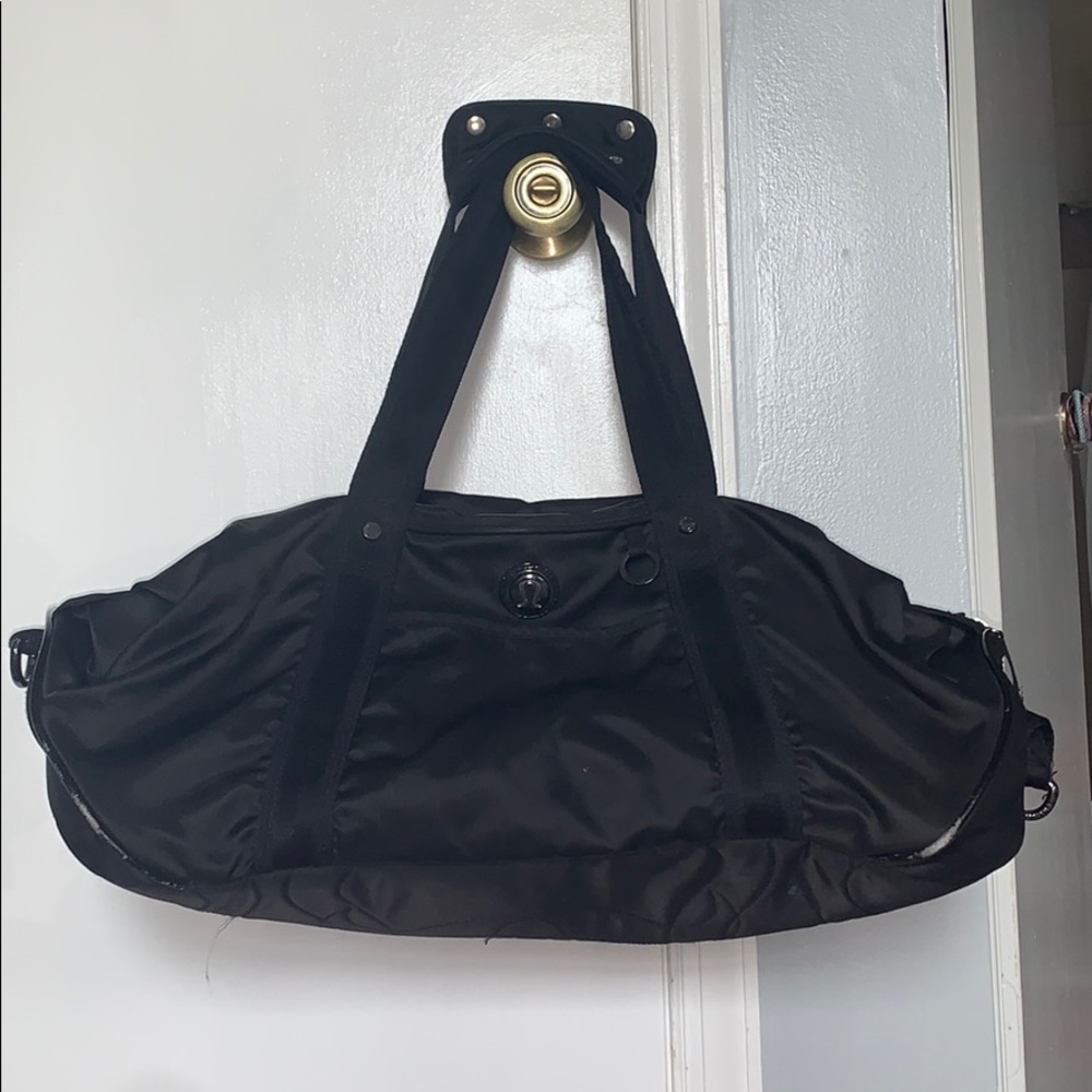 LULULEMON DUFFLE BAG